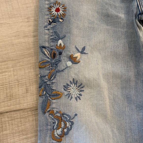DRIFTWOOD Charlee Wide Leg Cropped Floral Embroidered Jeans Size 26 Inseam 25.5” - Picture 4 of 11
